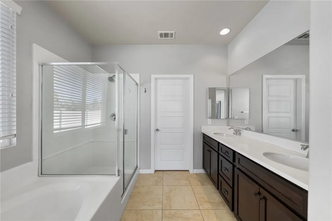 25136 High Plains Court, Menifee, California 92584 home-pic-17